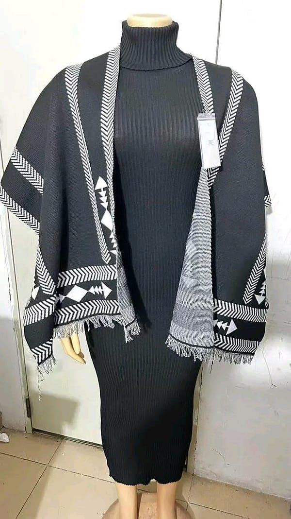 1770793286854 Robe et écharpe